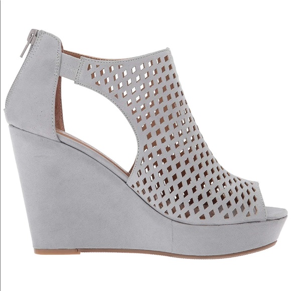 NIB Ash Gray Chic Laser Cut Detail Platform Wedge - Picture 2 of 3
